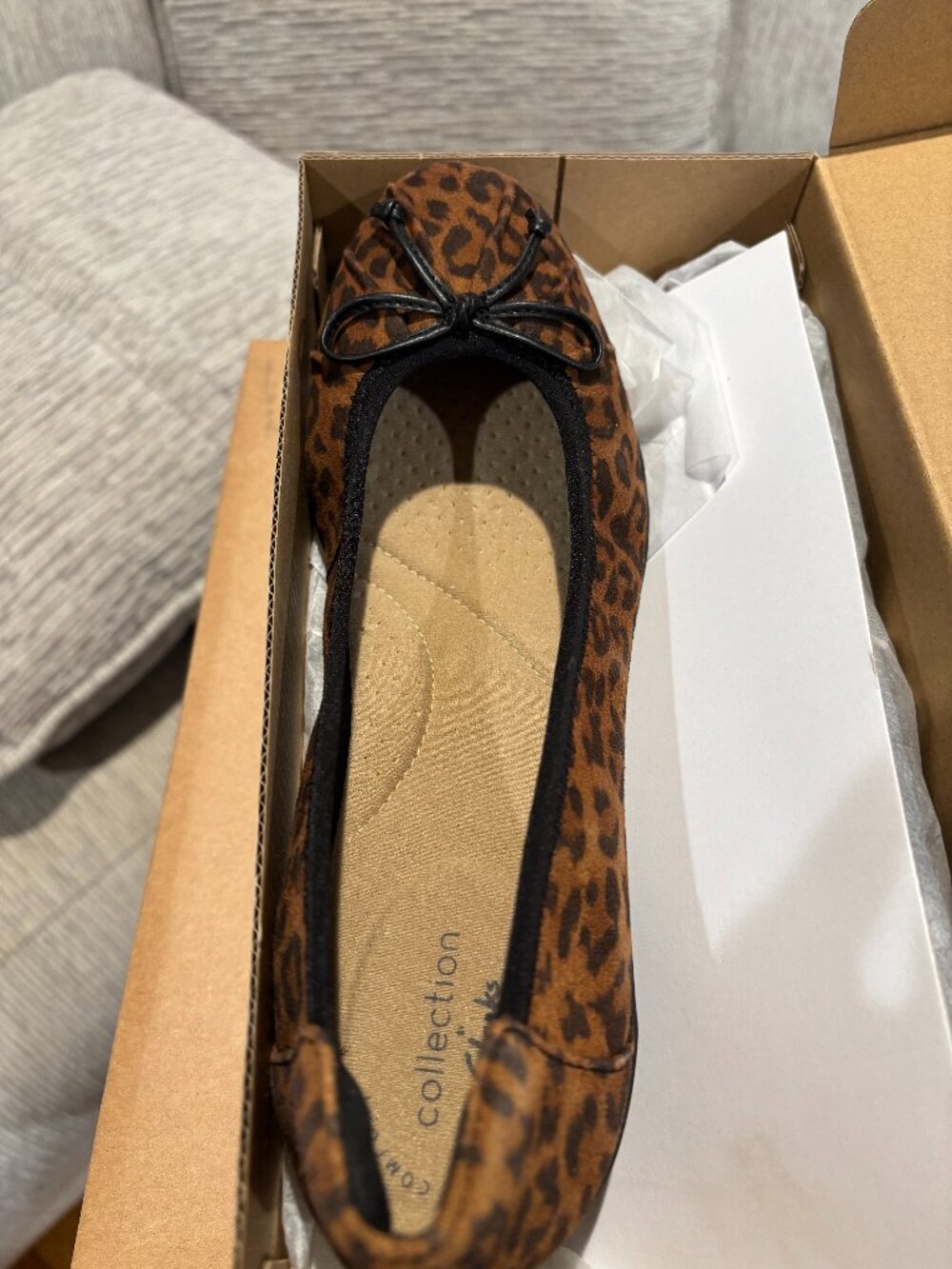 NEW IN BOX! Clarks Woman's Leather Ballet Sara Aster Flats Leopard Size 4.5M